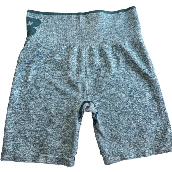 New Balance Green Biker Shorts Size Medium - Picture 6 of 9